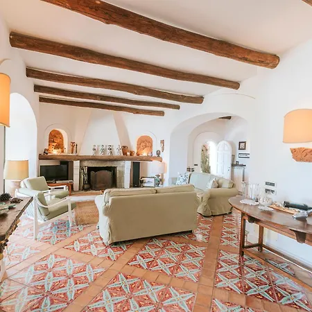 Willa La Falconara Charming With Sea View