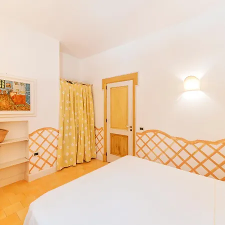 Willa La Falconara Charming With Sea View